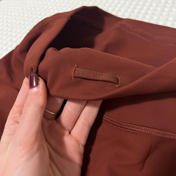 Lululemon Wunder Train High-Rise Tight 15" - size 4 - Picture 4 of 7